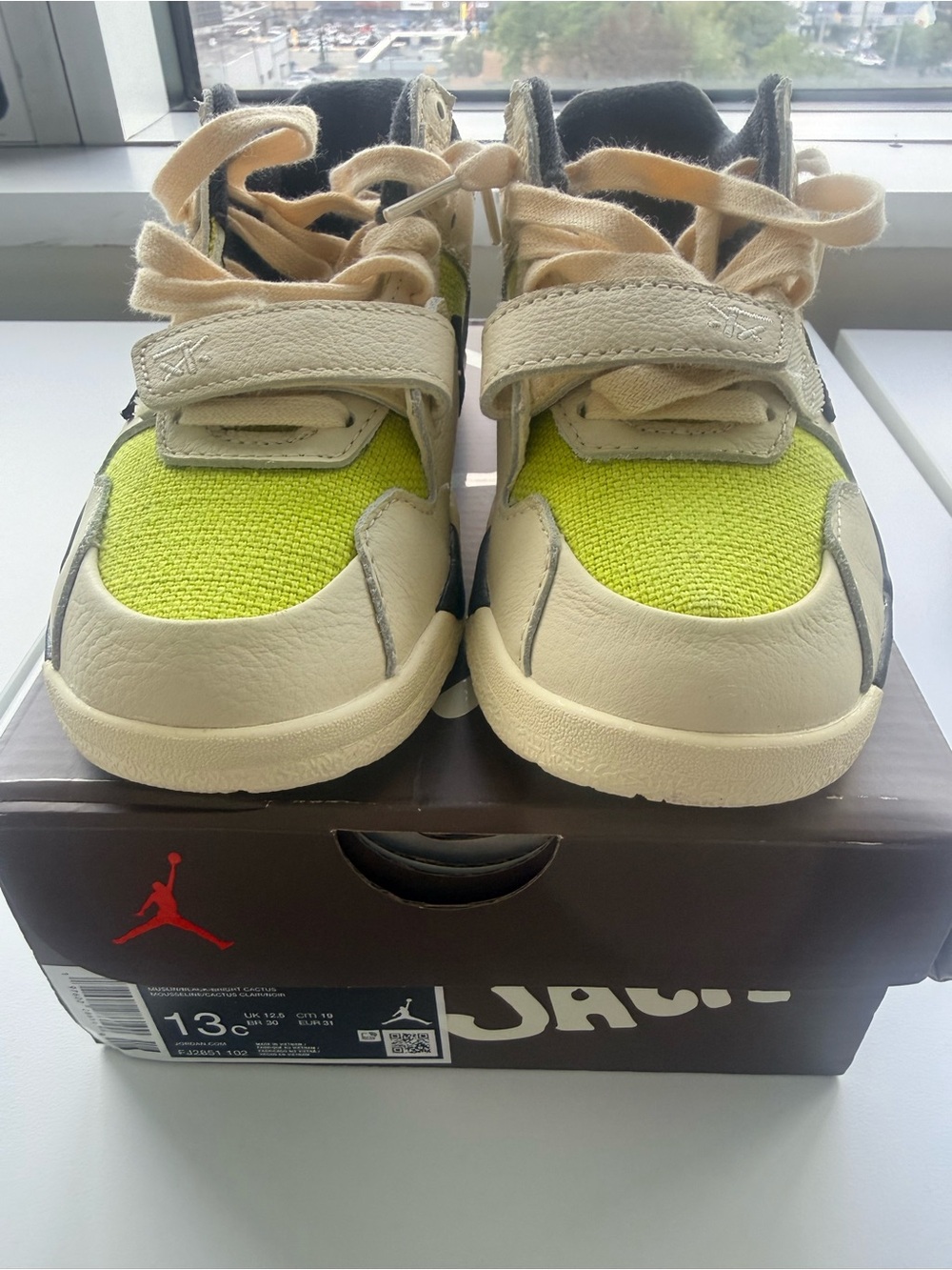 Jordan kids X Travis Scott Jumpman Jack TR Bright Cactus sneakers